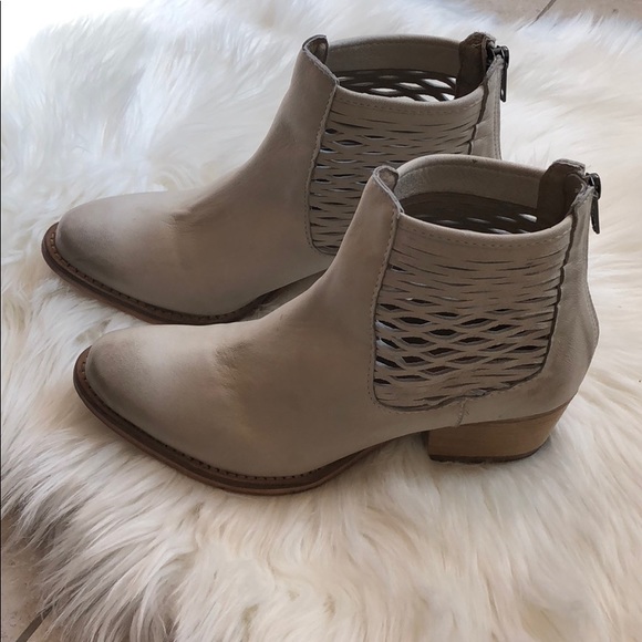 Cream Woven Cut Out Side Leather Boots - Picture 3 of 7